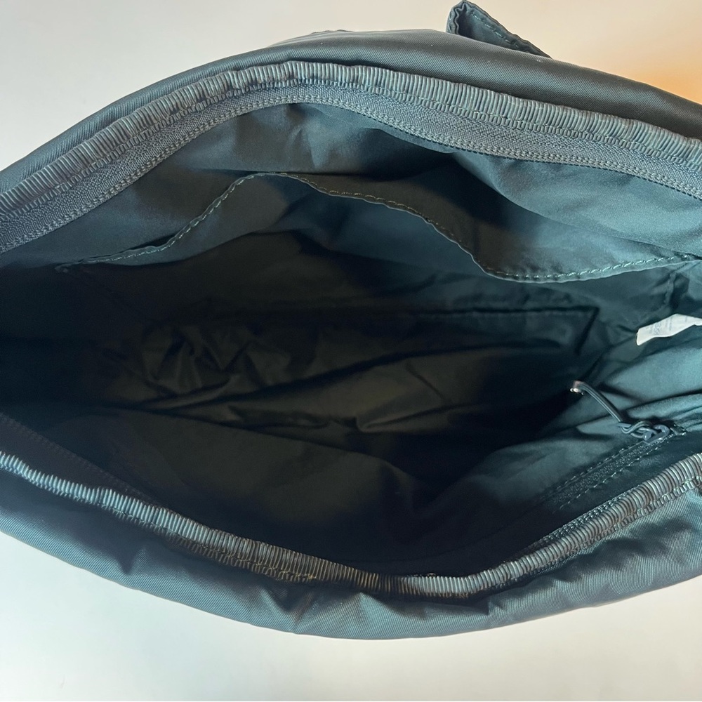 Lululemon Teal City Adventurer Shoulder Bag *7L - Picture 9 of 11